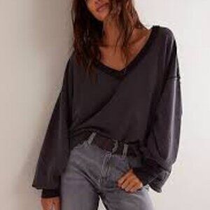 NWOT: Free People: We The Free Venice V-Neck Sweatshirt Size XL